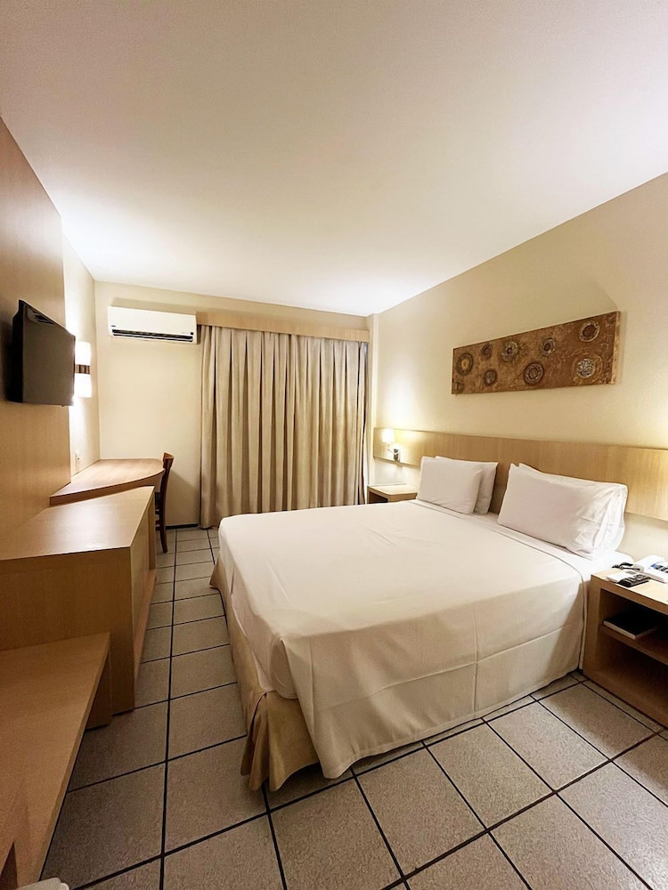 LUXURY, DOUBLE BED, PARTIAL SEA VIEW