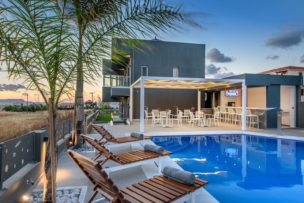 Elysian Suites 4/61