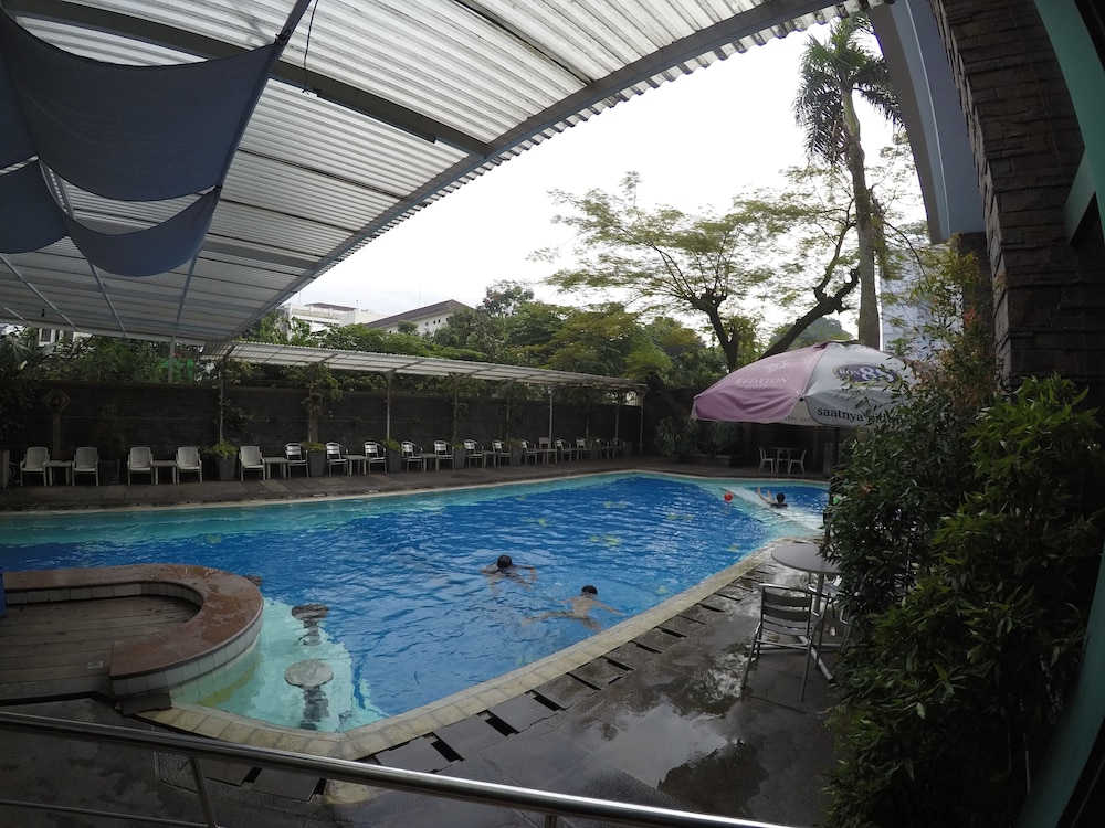 Kedaton Hotel 41/66