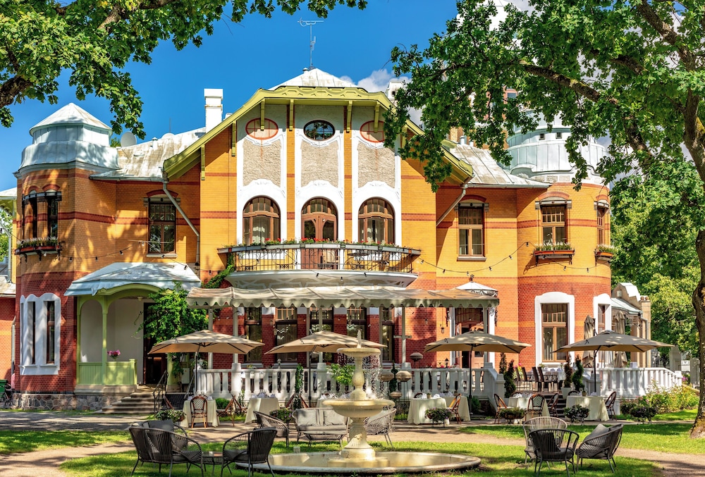 Villa Ammende Restoran and Hotell 1/50