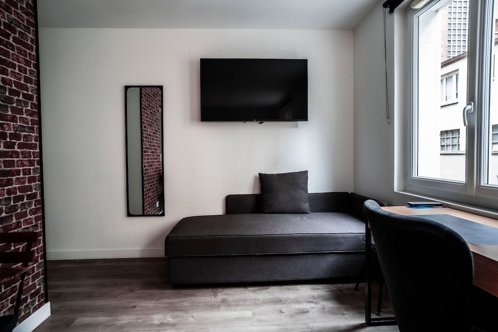 Alive Hotel De Quebec 31/50