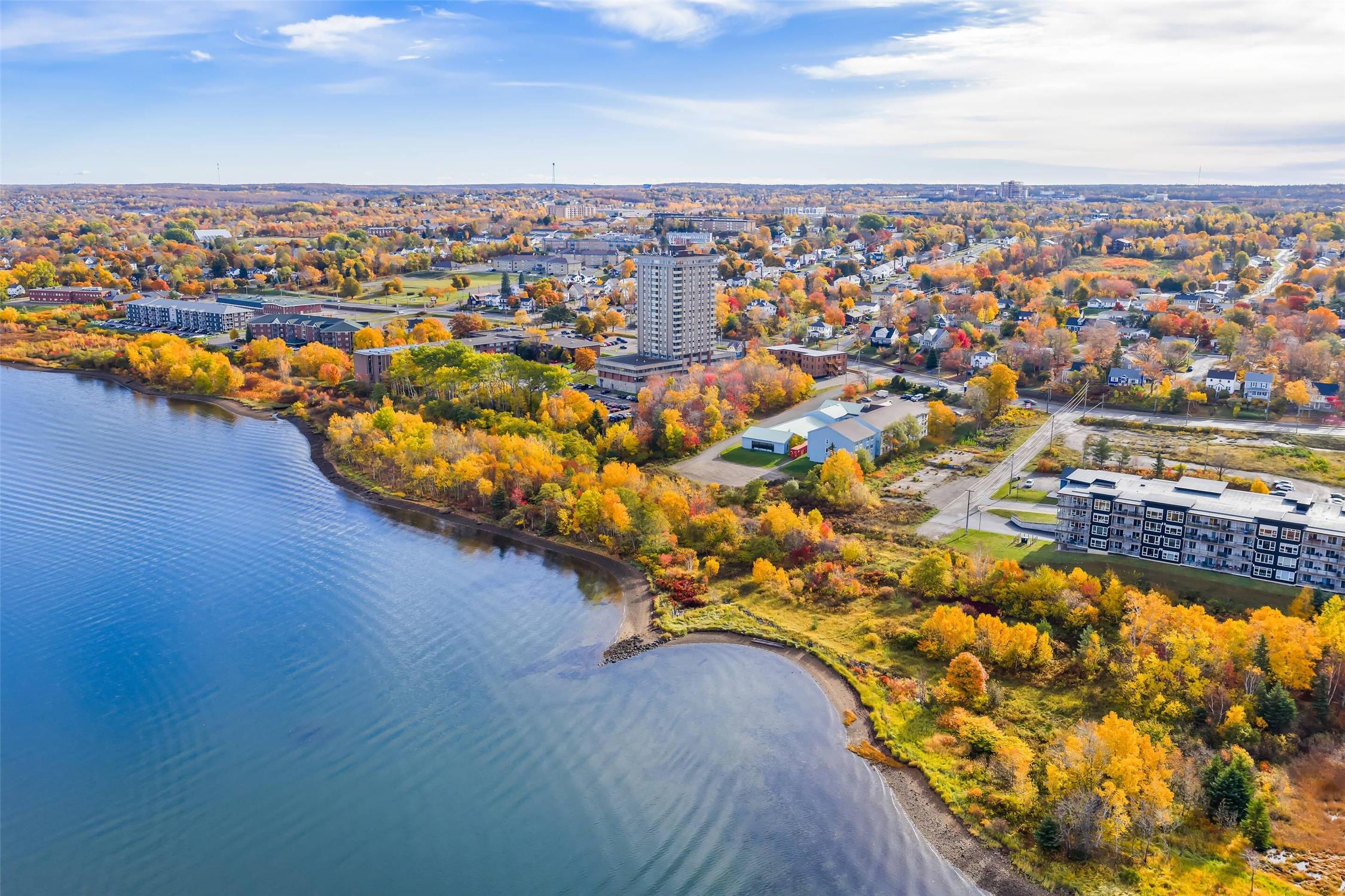 Park Inn by Radisson Sydney, NS 17/19