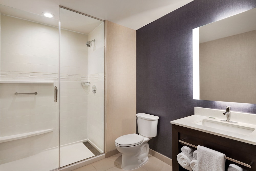 Residence Inn by Marriott New York JFK Airport 30/36