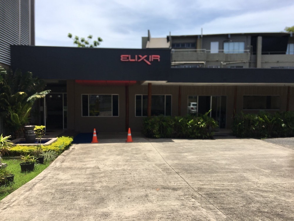 Elixir Hotel and Serviced Apartments 30/32