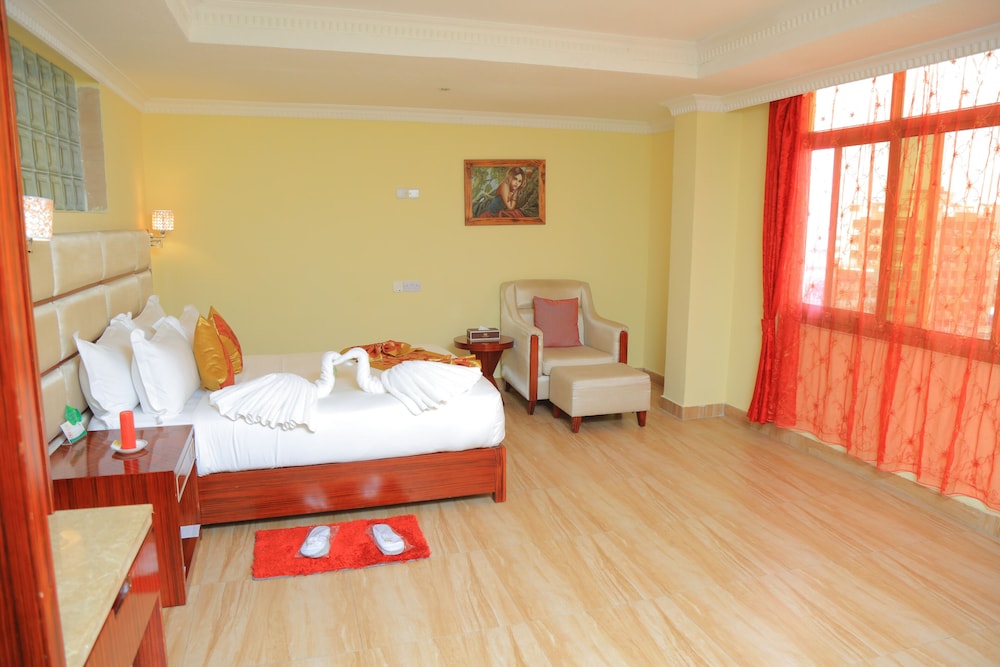 Tiffany Diamond Hotel Indira Gandhi Street 27/71