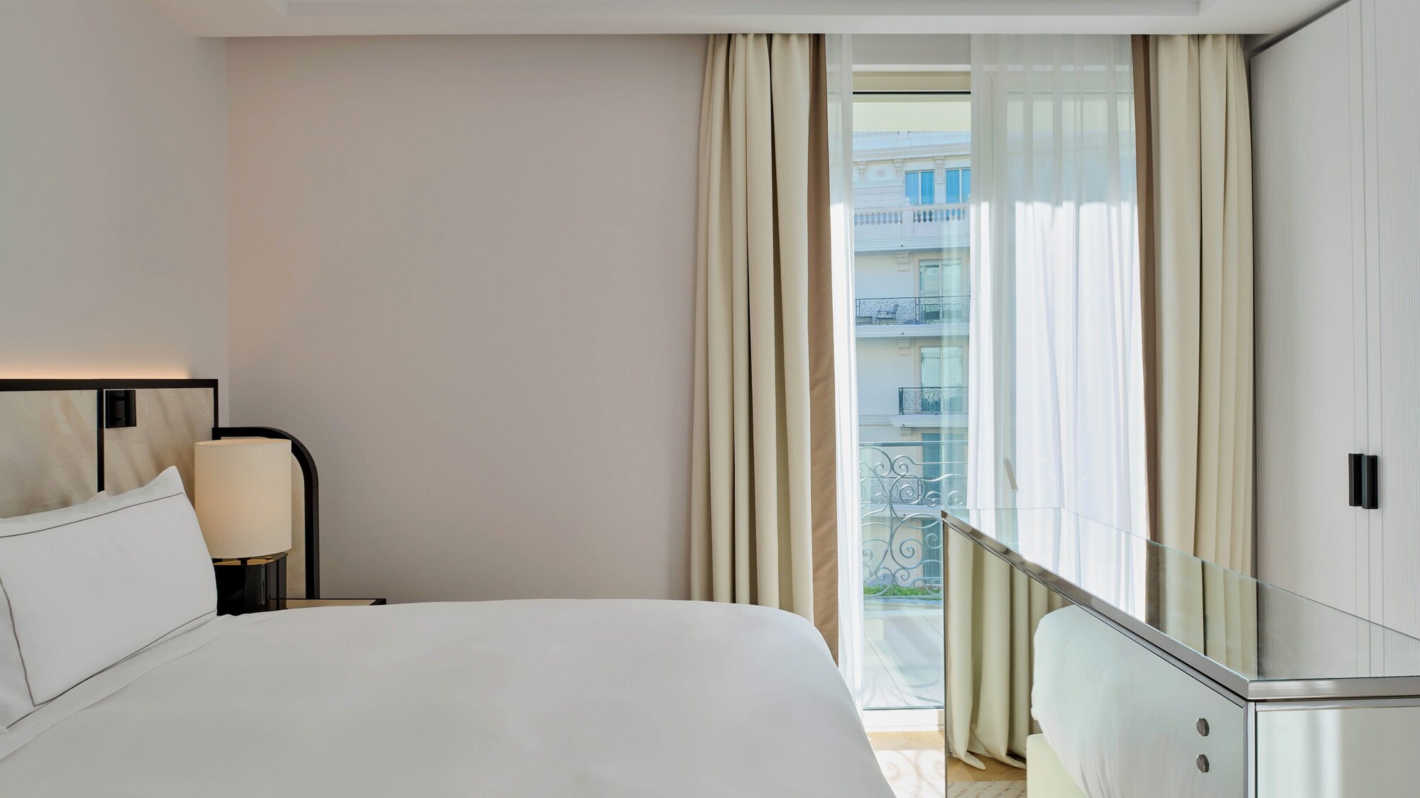 إقامة بسريرين كينج بإطلالة على الحديقة بغرفتي نوم، Carlton Cannes, a Regent Hotel 2/3