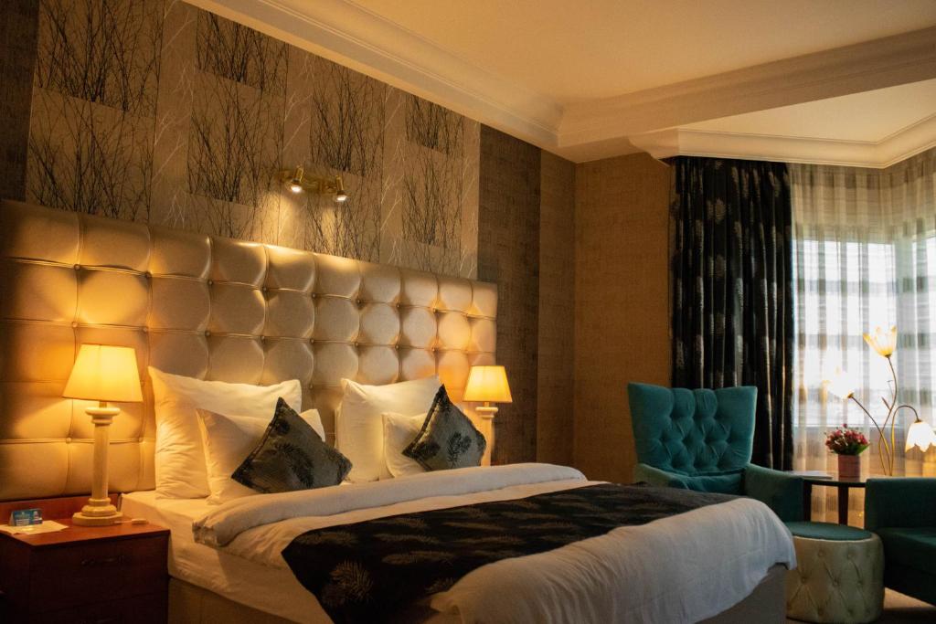 City, Deluxe, King Bed, Sea View, Balcony
