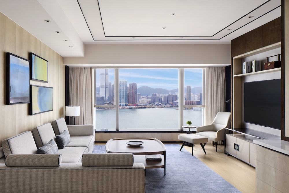 Four Seasons Hotel Hong Kong 49/76