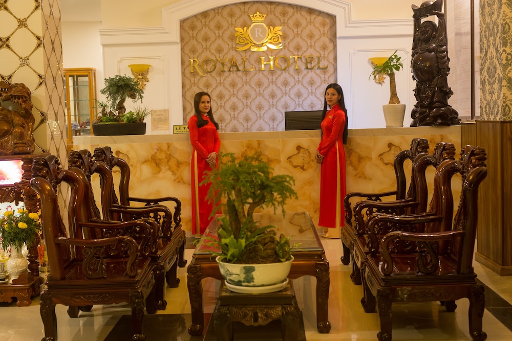 Royal Hotel 36/41
