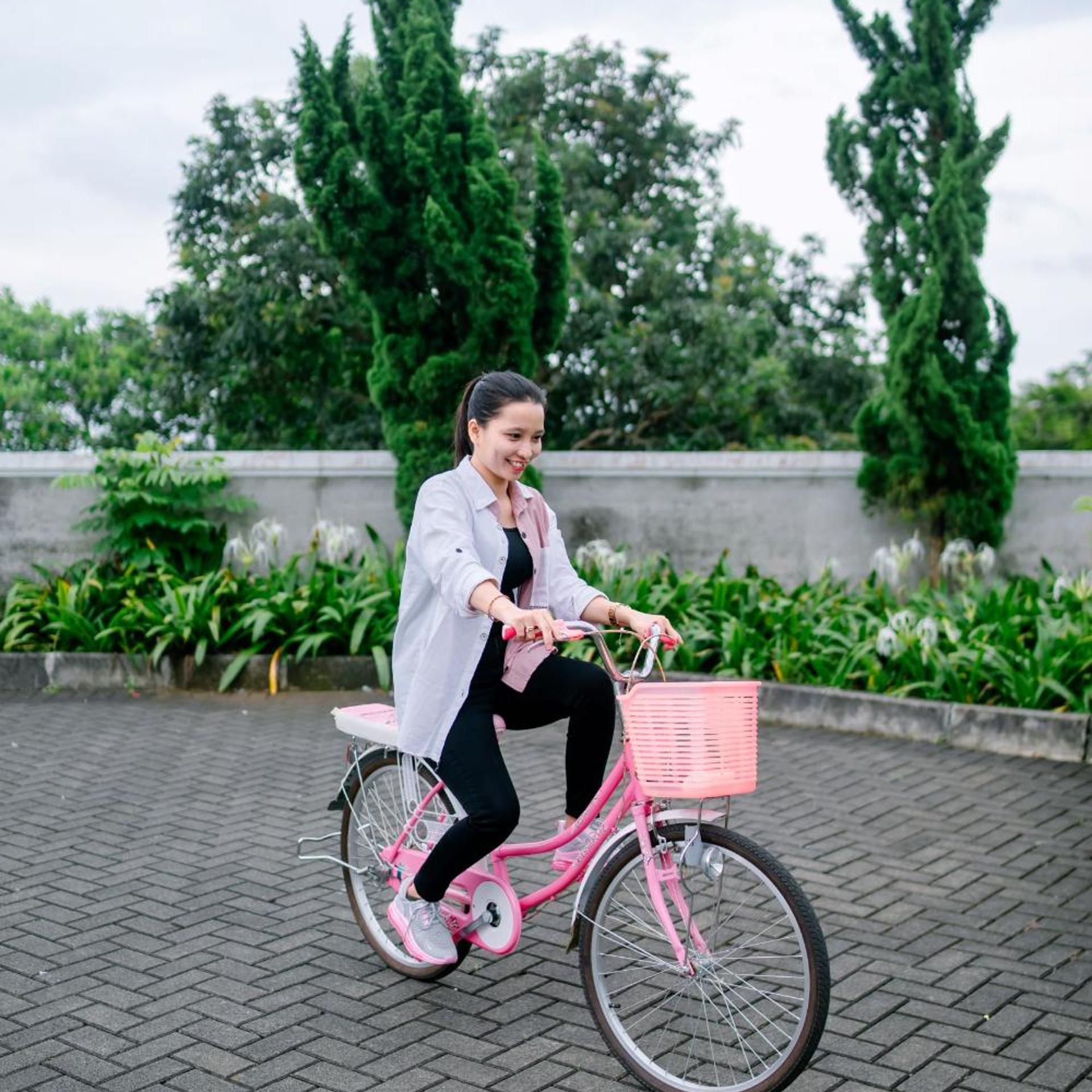 Beth Kasegaran Theresia 23/50