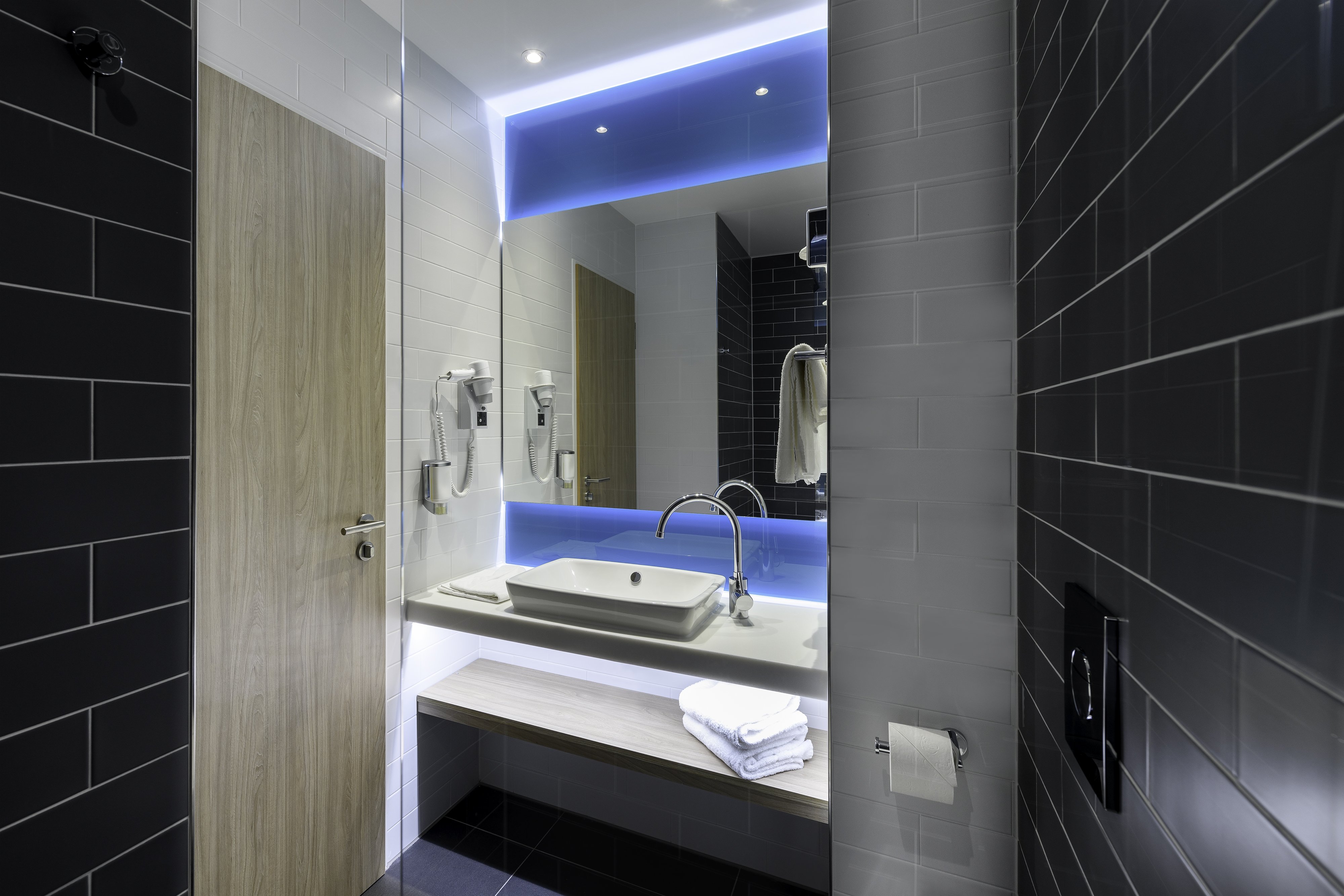 غرفة بسرير مزدوج مع أريكة، Holiday Inn Express Regensburg 4/4