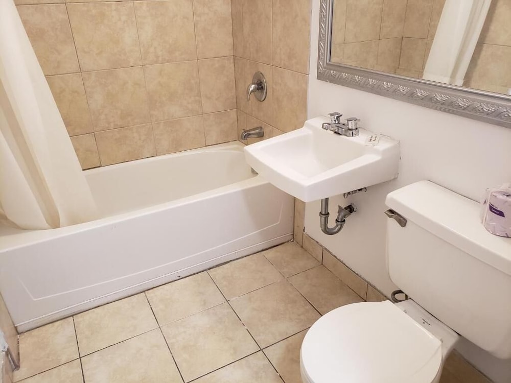 Niagara Falls Courtside Inn Hotel 34/41