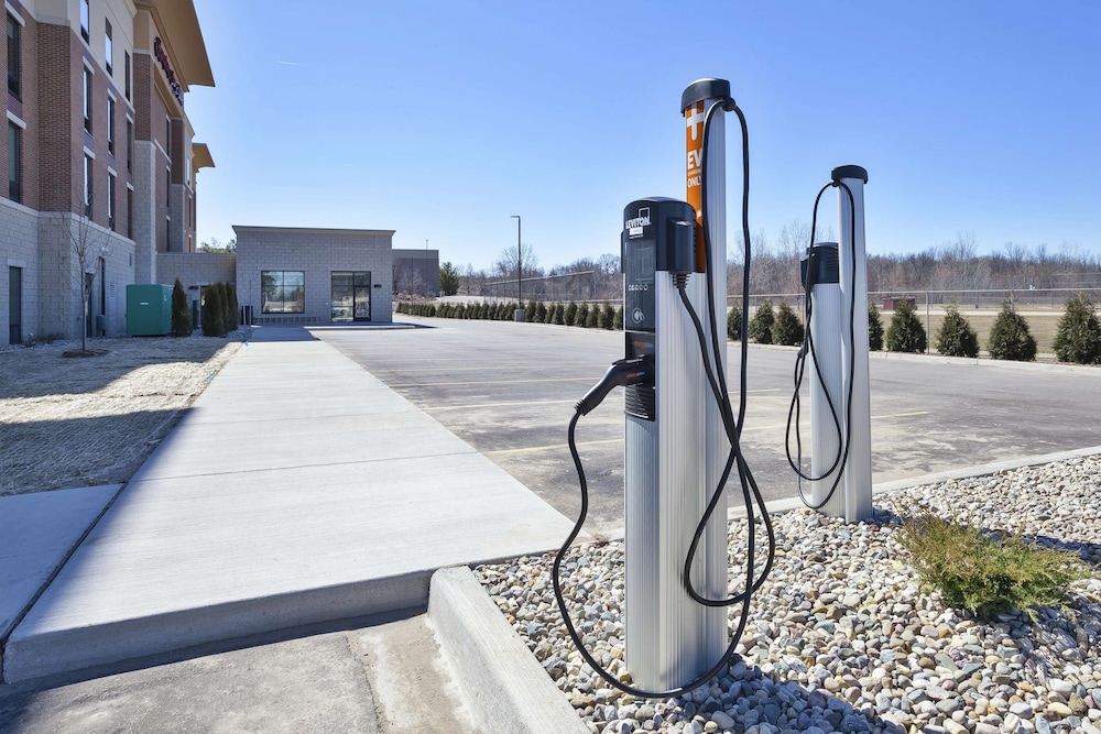 Hampton Inn & Suites Grandville Grand Rapids South 20/35