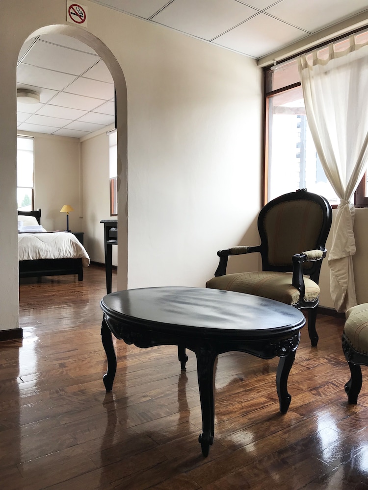 Hotel Muros Quito 44/52