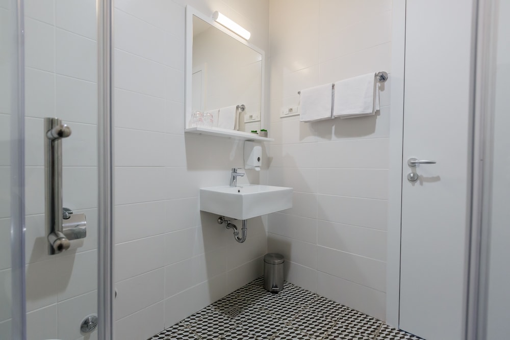 HOTEL STACIJA 23/64