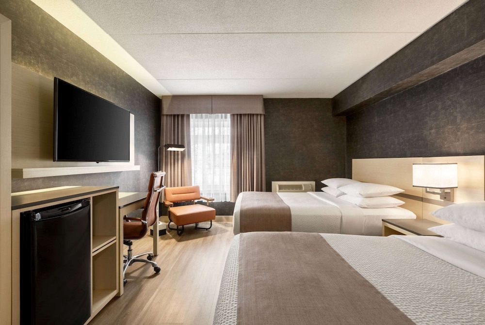 Days Inn By Wyndham Toronto West Mississauga 27/32