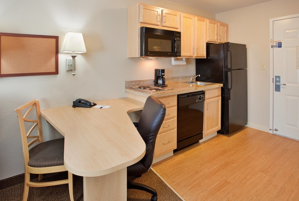 Candlewood Suites Junction City Fort Riley 35/37