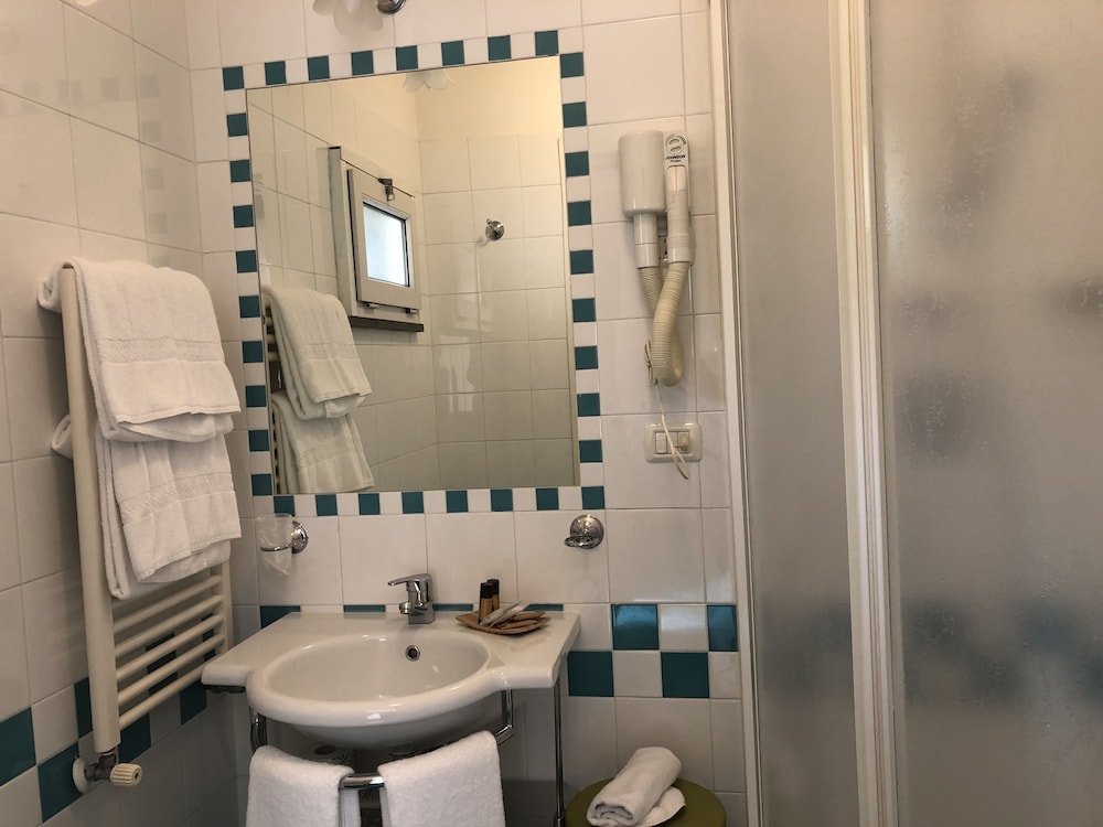 Agave Hotel Residence Inn 48/50