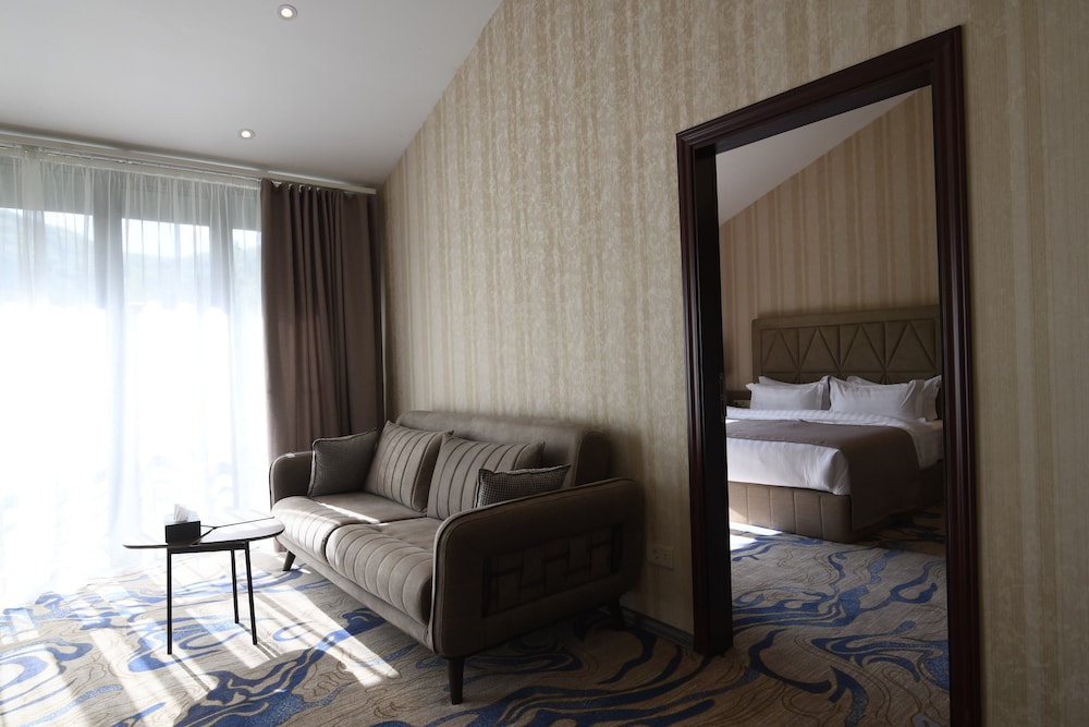 Aurora Resort by One Hotels 17/50