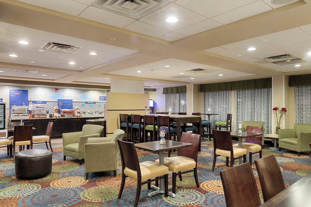 Holiday Inn Express Bloomington West 40/68