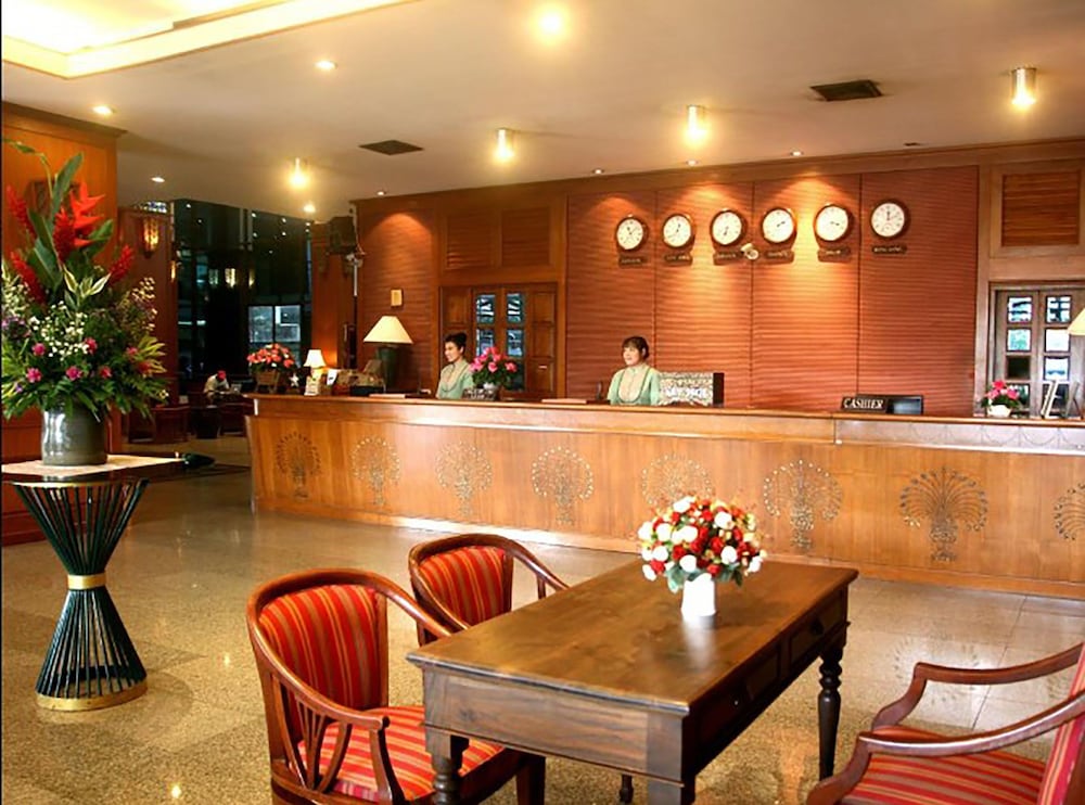 Royal Lanna Hotel 49/57