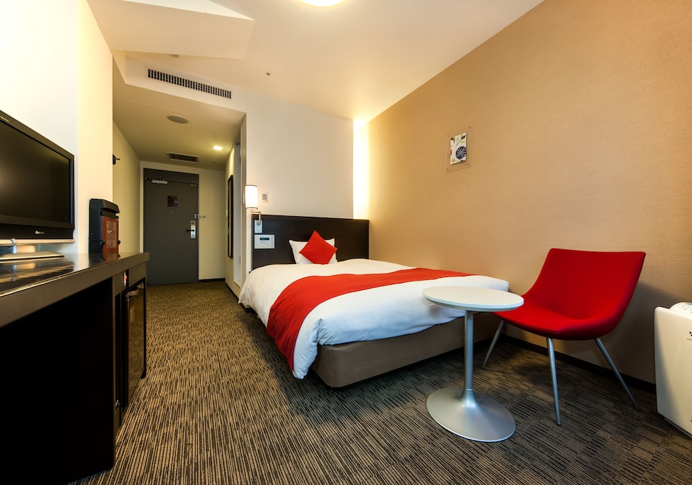 STANDARD, SINGLE, LARGE SINGLE BED, SMOKING