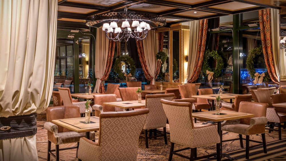 restaurant cafeteria