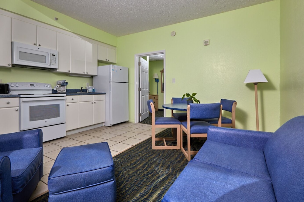 Palmetto Inn &amp; Suites 45/67