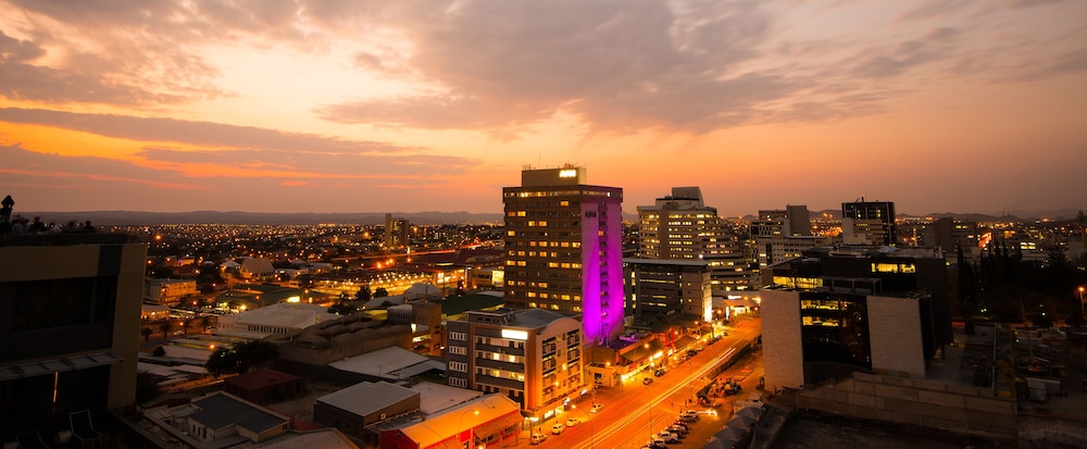 Avani Windhoek Hotel And Casino 70/74