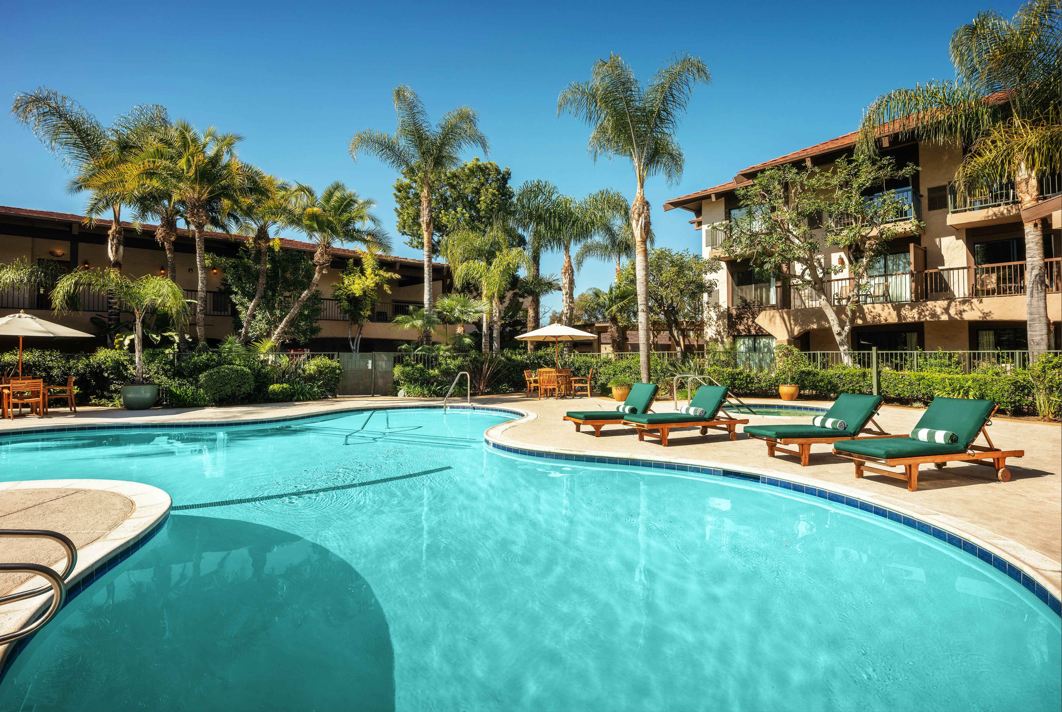 Doubletree By Hilton Claremont 55/58