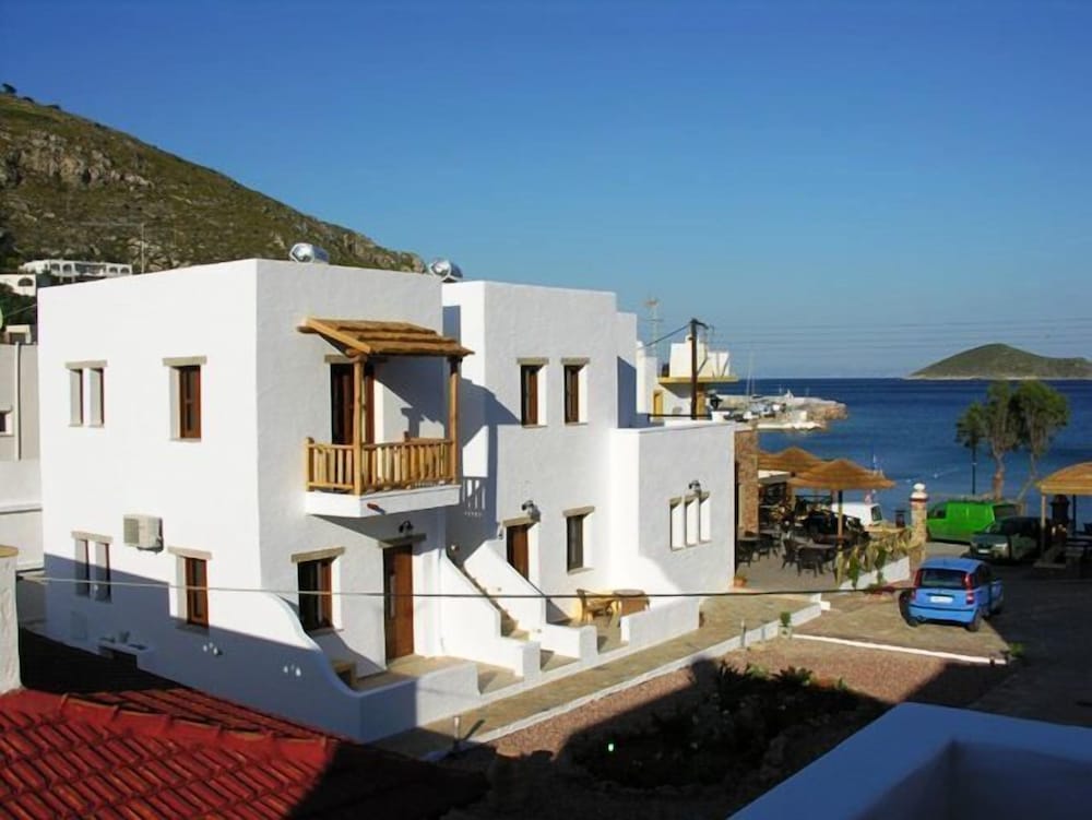 PANTELI BEACH STUDIOS APARTMENTS 14/50