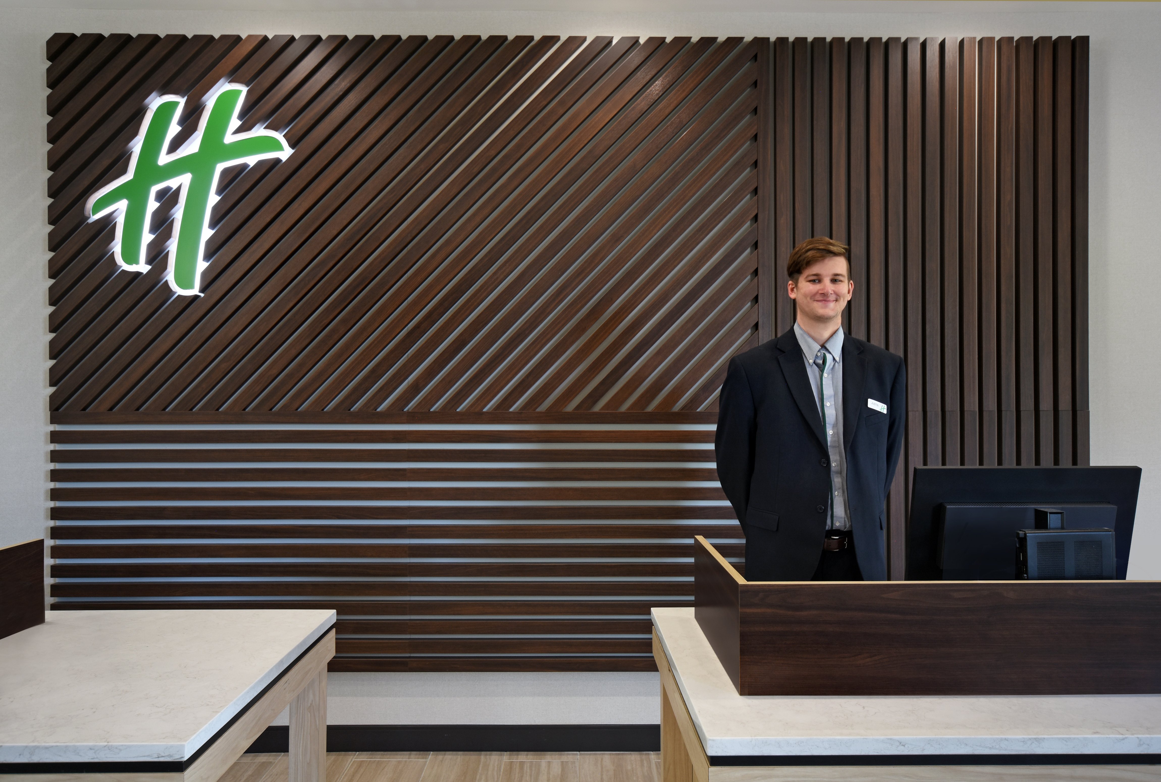 Holiday Inn Grand Rapids North 6/71