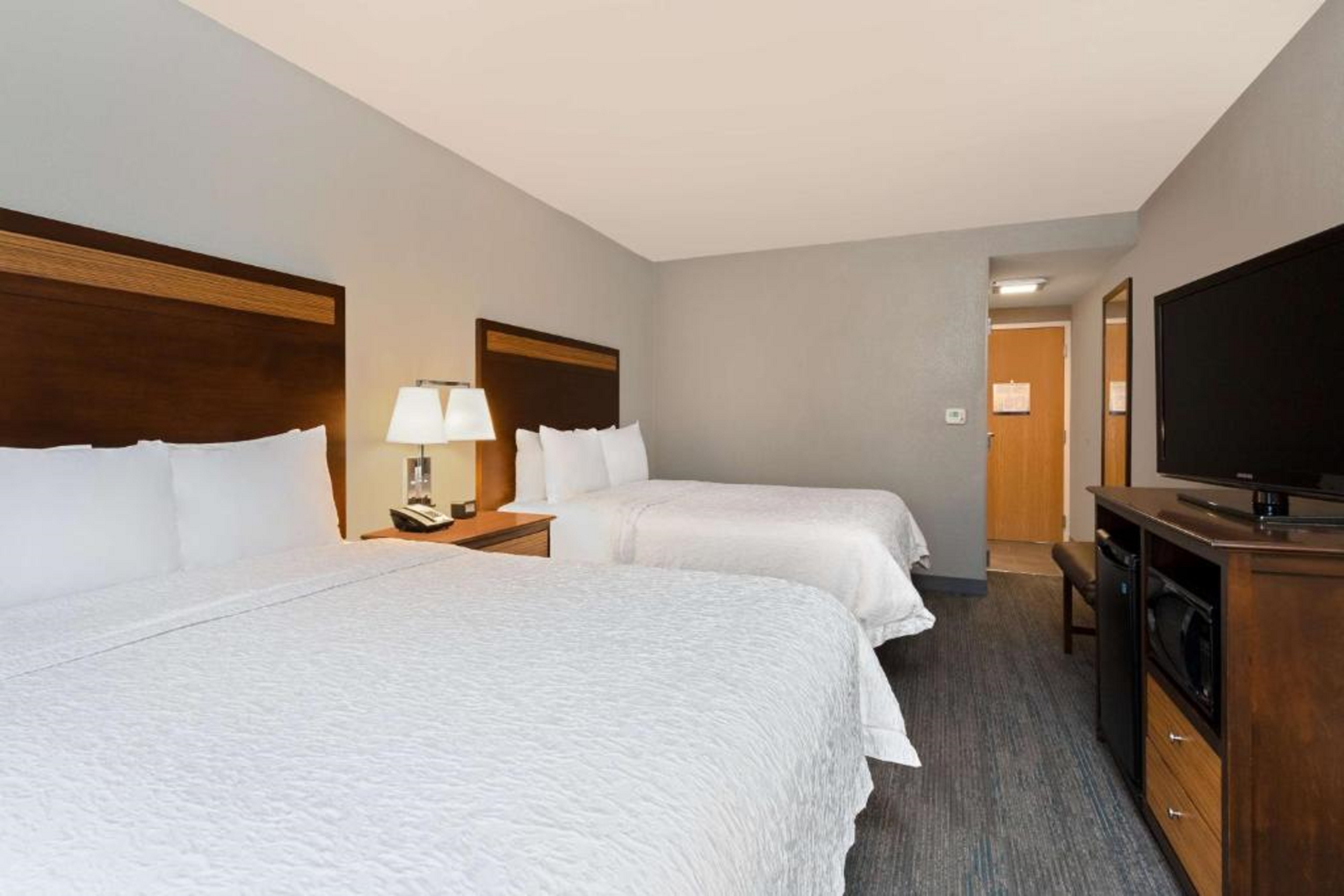 1 BEDROOM, SUITE, 2 QUEEN BEDS, KITCHEN