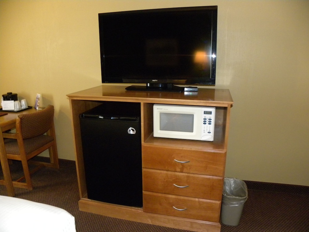 New Victorian Inn and Suites 20/43