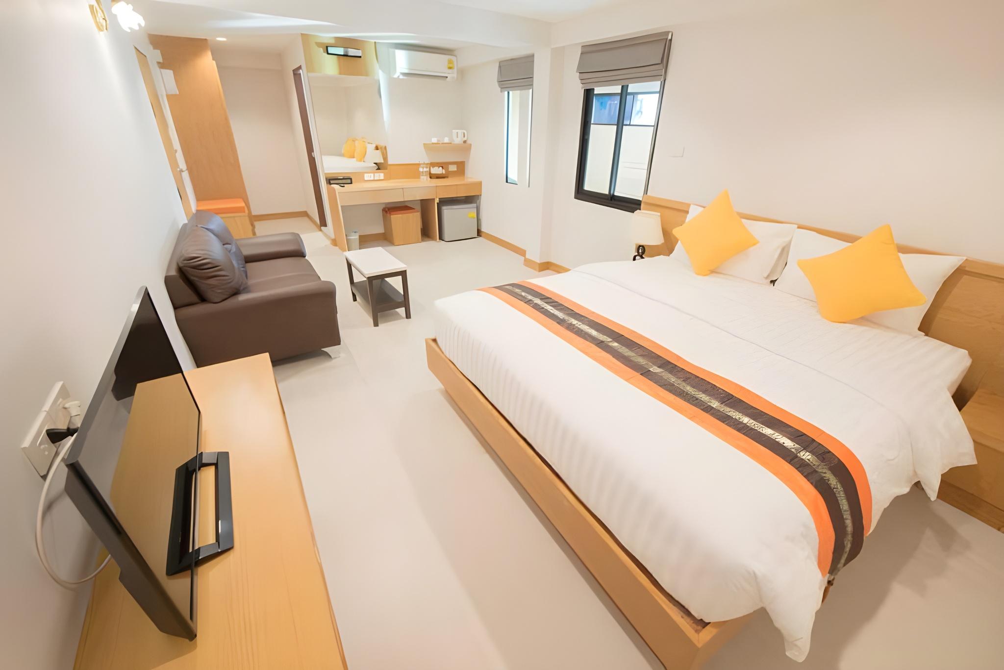 Deluxe, King Bed
