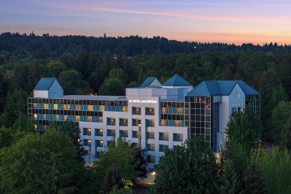 AC Hotel By Marriott Portland Lake Oswego 4/68