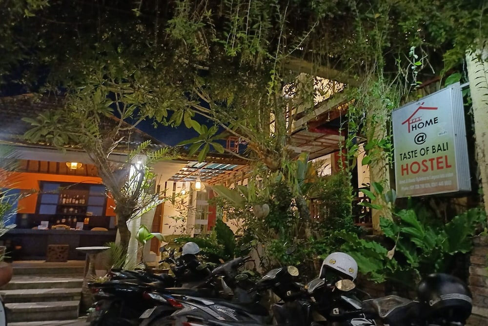 Taste Of Bali Hostel in BALI