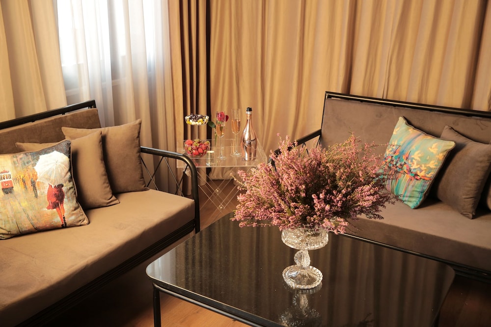Ferman Pera Hotel 45/65