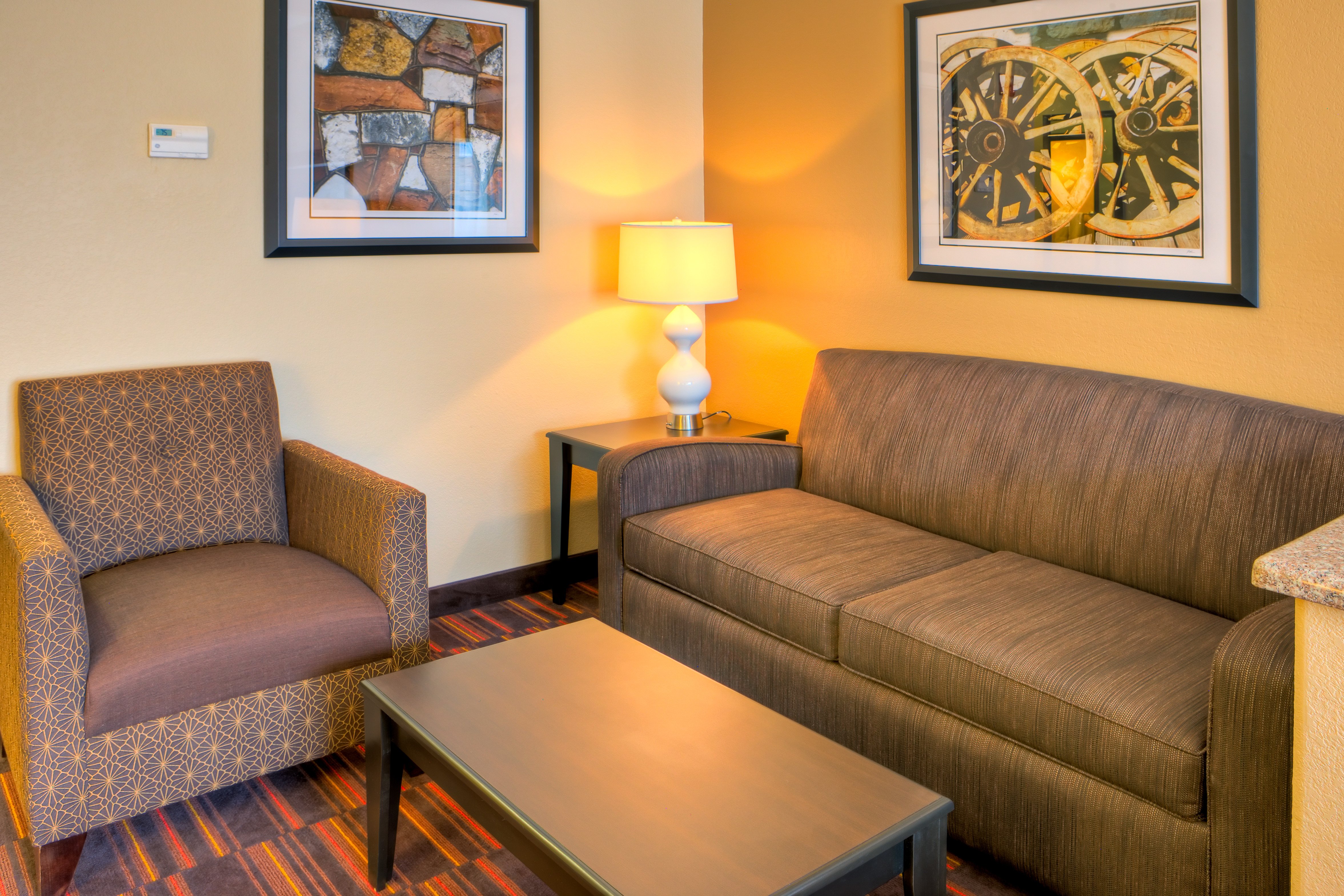 Holiday Inn Express And Suites Granbury 35/56