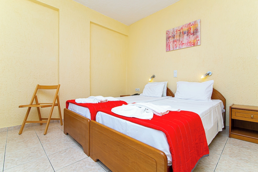 Triton Hotel 11/44