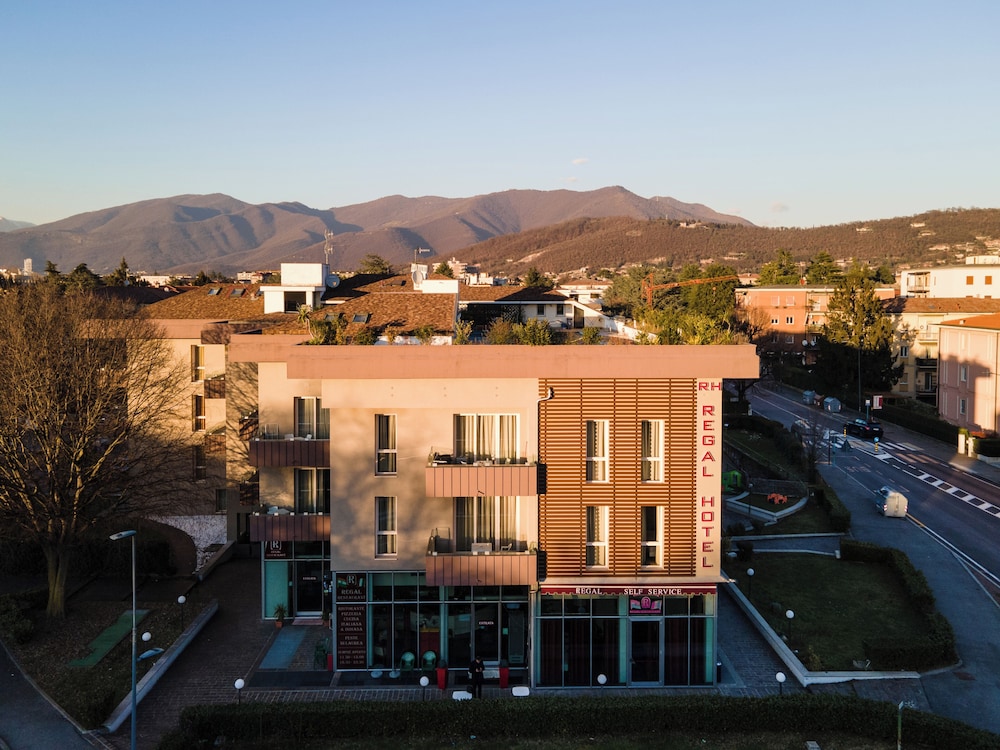 Hotel Regal Apartments 3/76