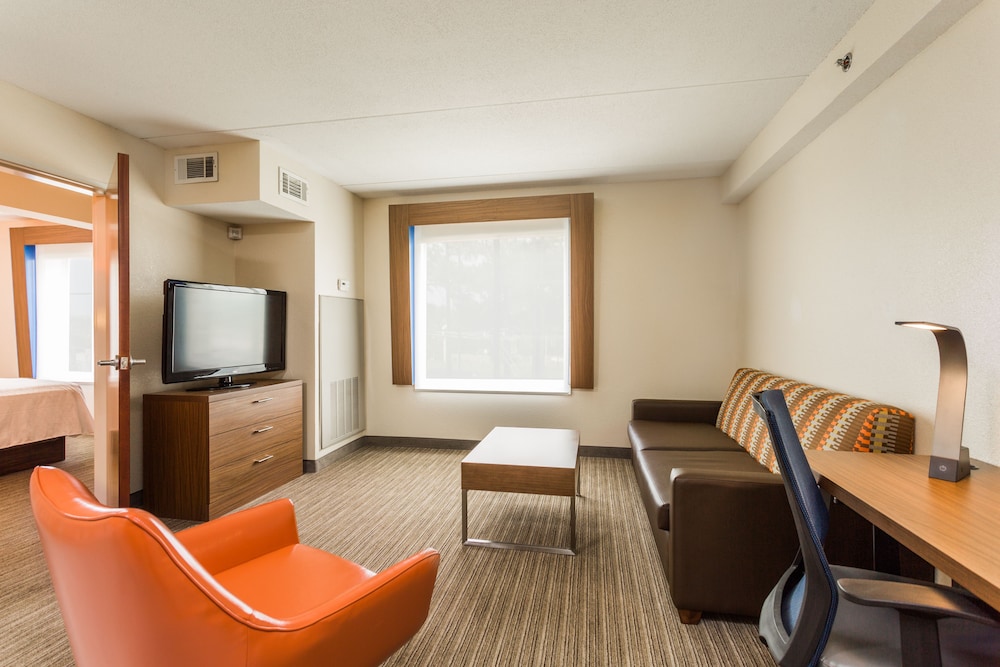 Holiday Inn Express Petersburg 43/70