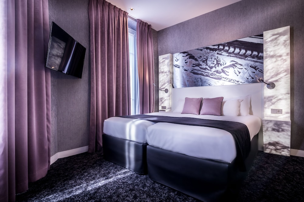EXECUTIVE, TWIN BEDS, BALCONY