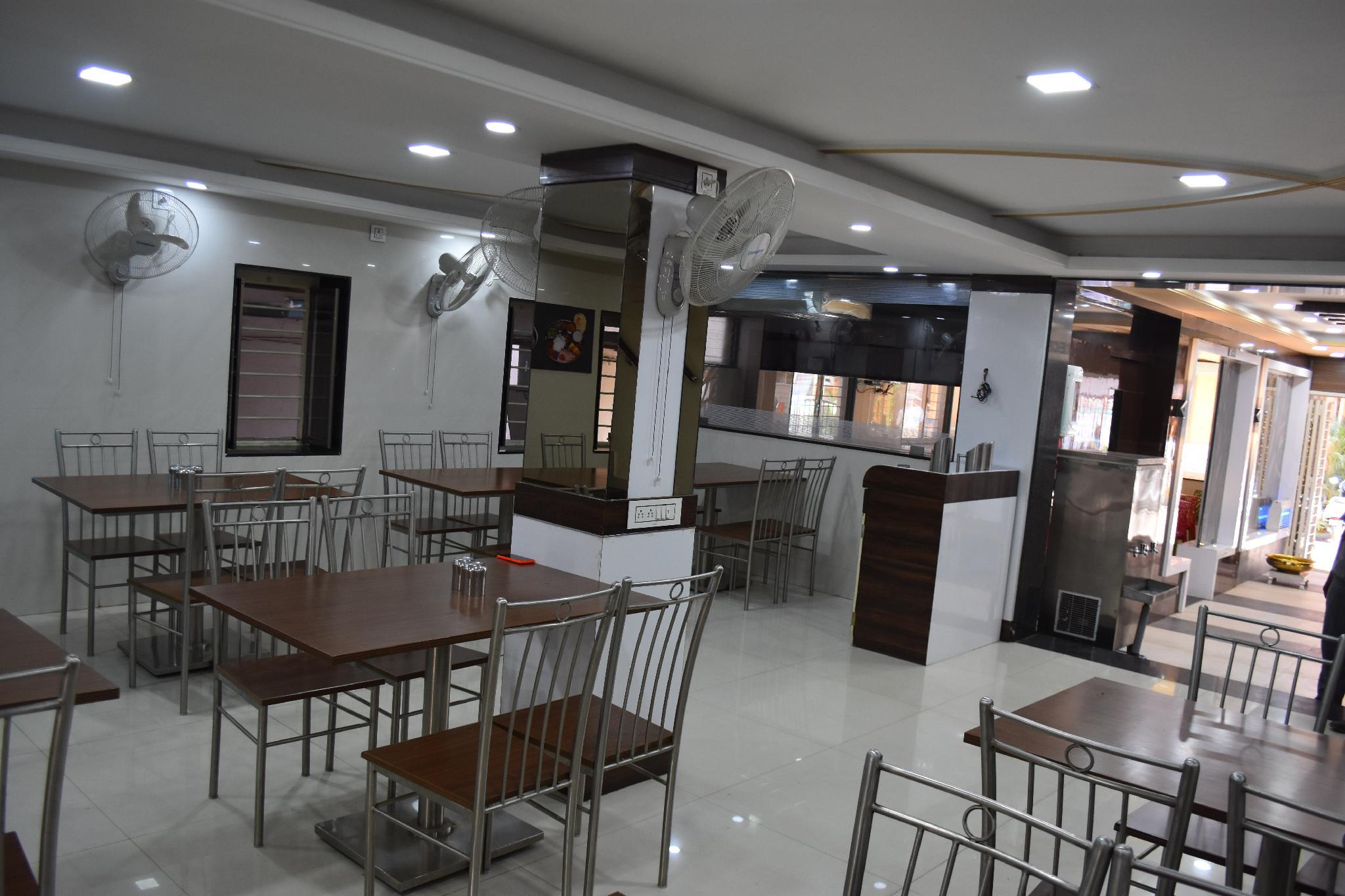 Hotel Royal Treat Kolahpur 17/21