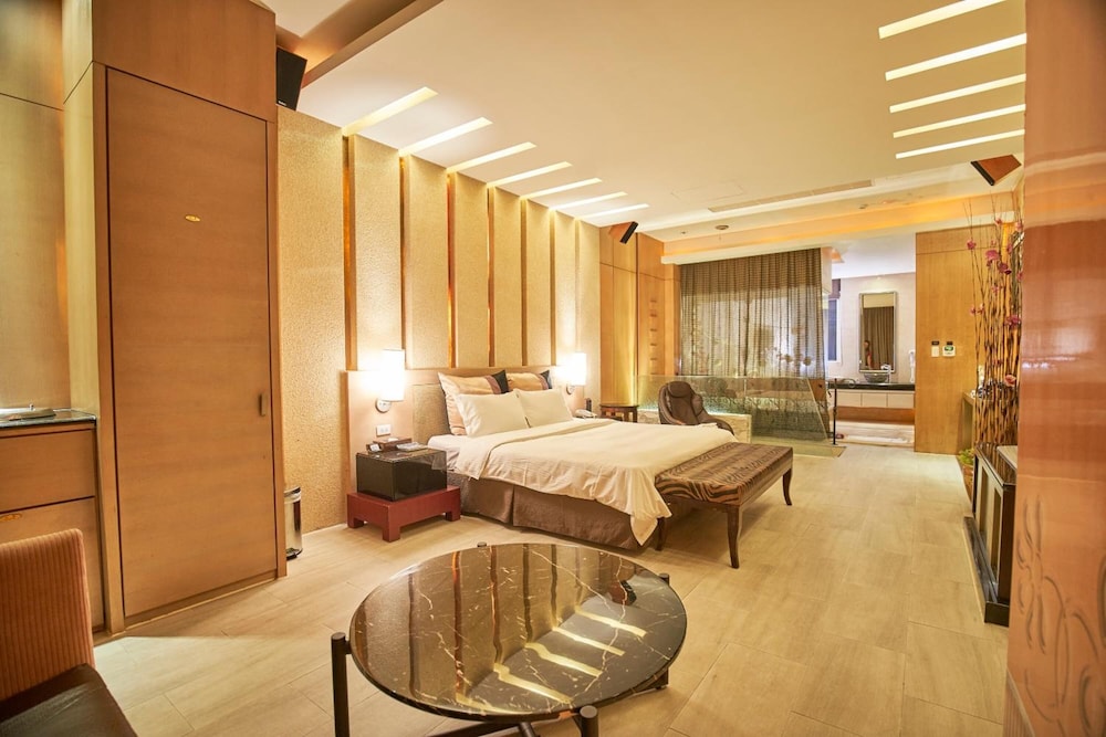 Dong Feng Motel 13/49