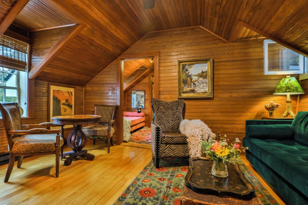 Lake Placid Stagecoach Inn 30/49