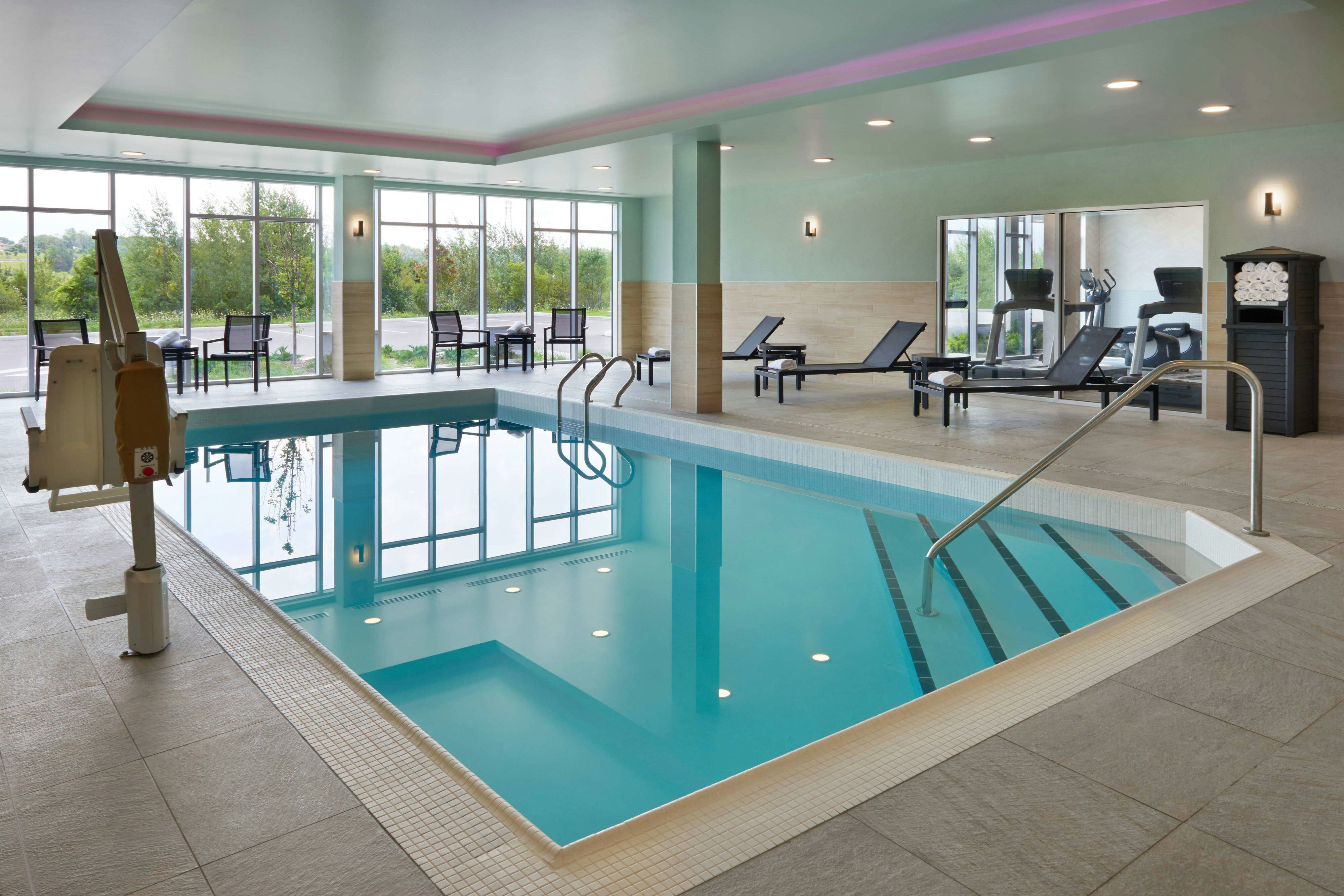 Fairfield Inn & Suites by Marriott Orillia 6/14
