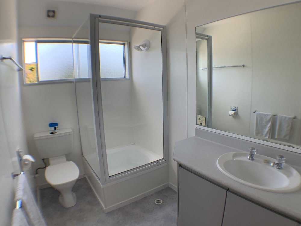 Aloha Seaview Resort Motel 12/68