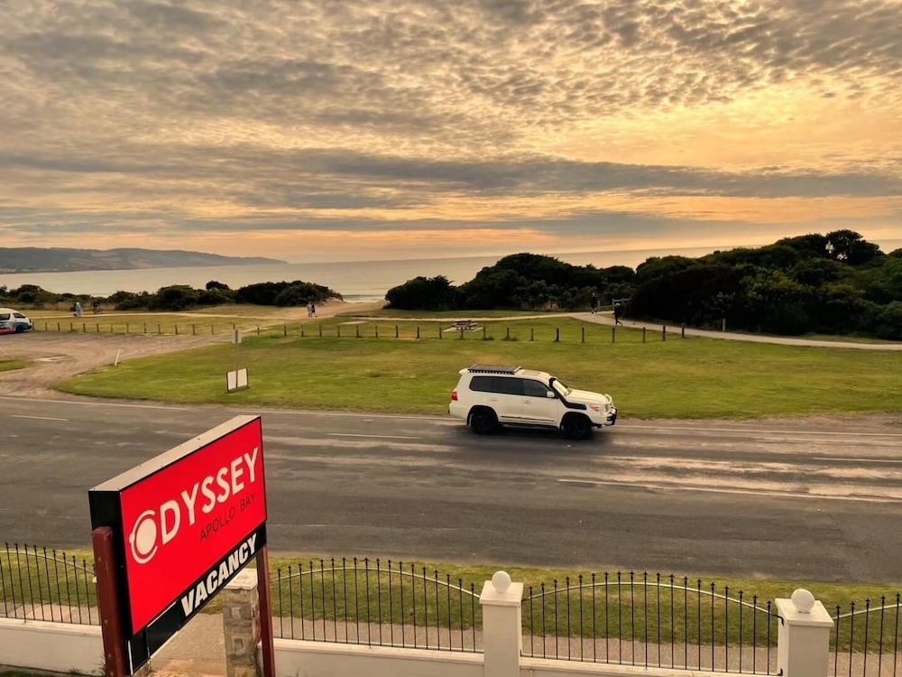 Odyssey Apollo Bay 3/33