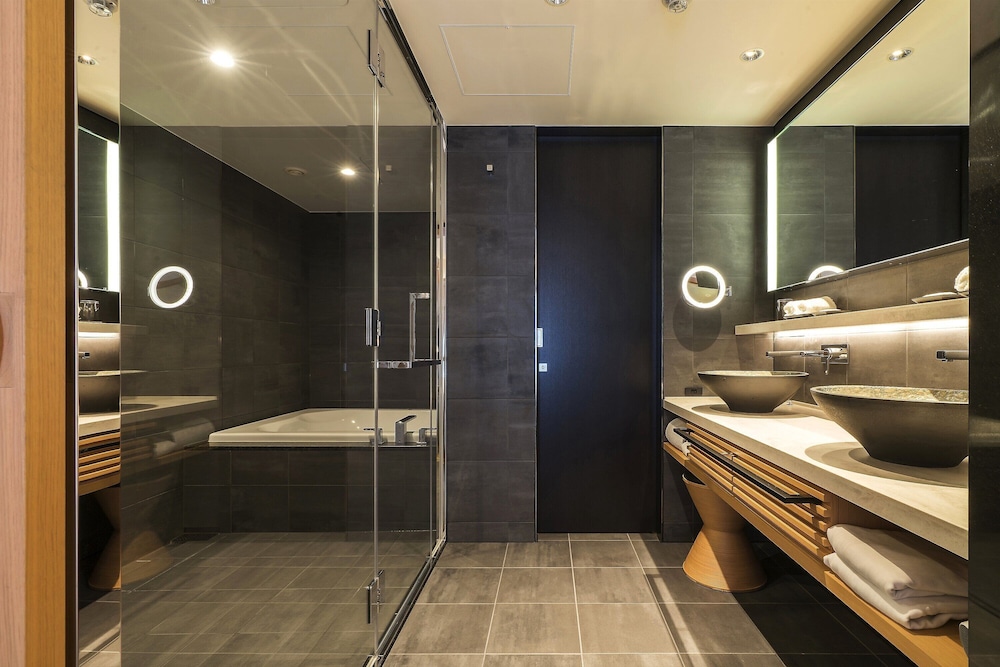 Premium, Twin Beds, Castle View